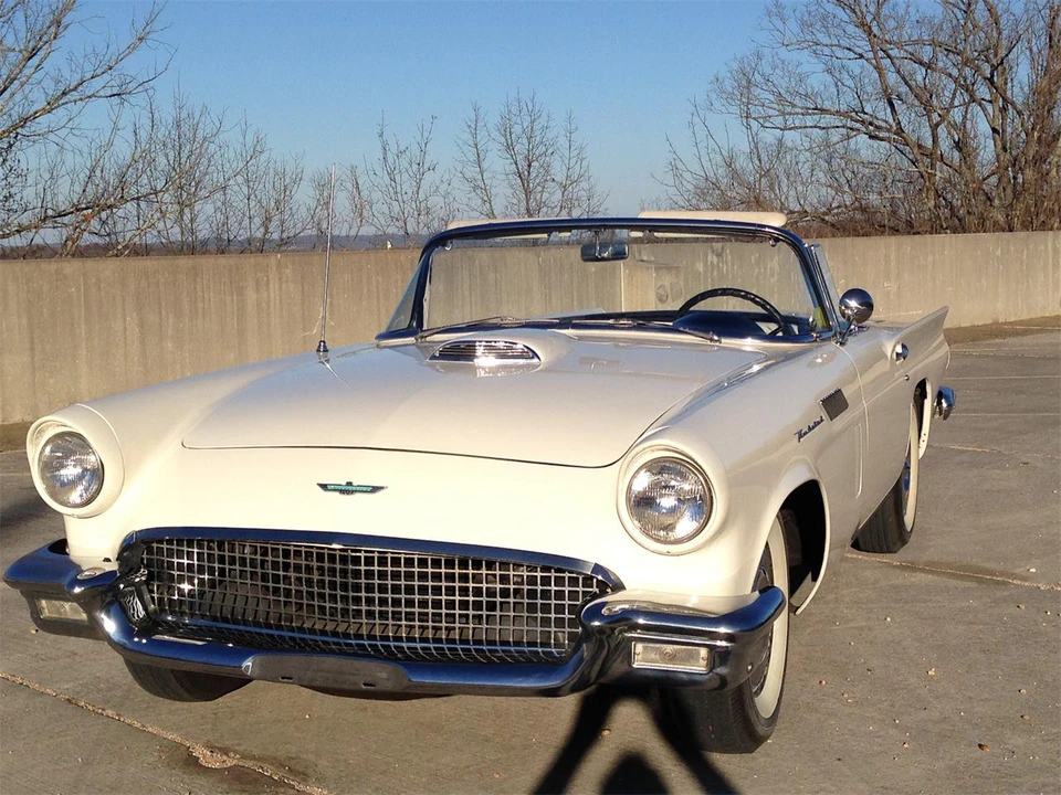 1957 Ford Thunderbird 1st Gen - Image 20 of 31