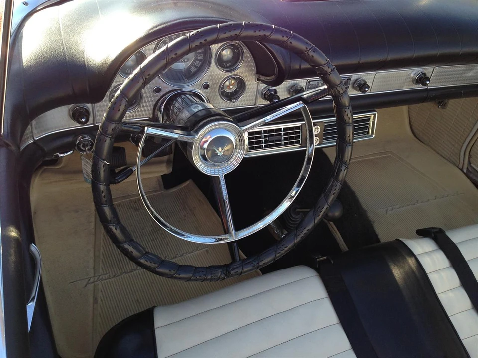 1957 Ford Thunderbird 1st Gen - Image 27 of 31