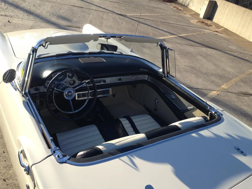 1957 Ford Thunderbird 1st Gen - Image 29 of 31