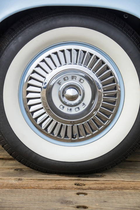 1957 Ford Thunderbird 1st Gen - Image 26 of 31