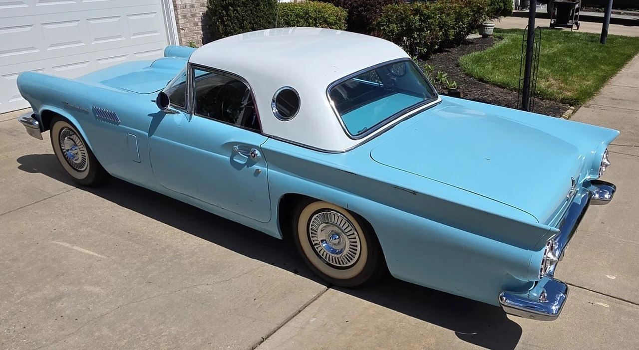1957 Ford Thunderbird 1st Gen - Image 9 of 31