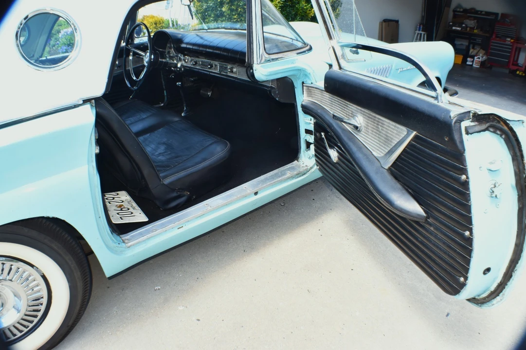 1957 Ford Thunderbird 1st Gen - Image 27 of 31