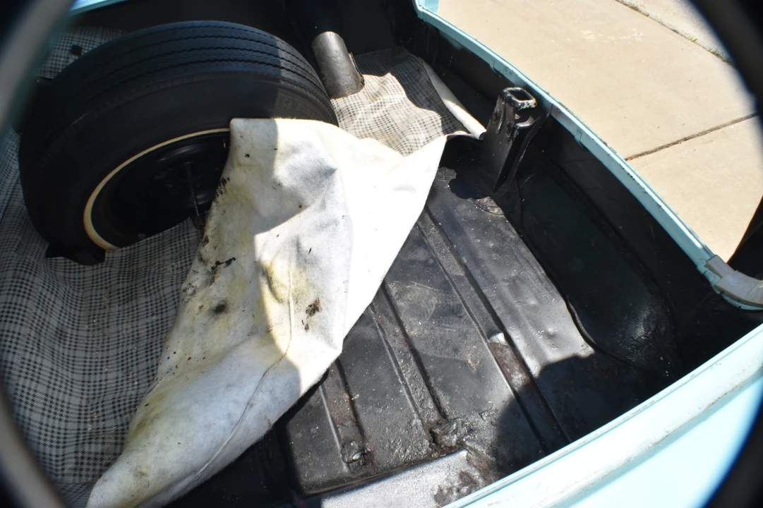 1957 Ford Thunderbird 1st Gen - Image 29 of 31