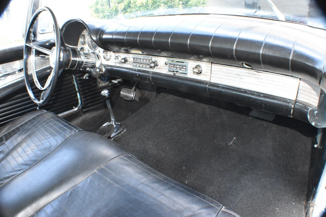 1957 Ford Thunderbird 1st Gen - Image 28 of 31