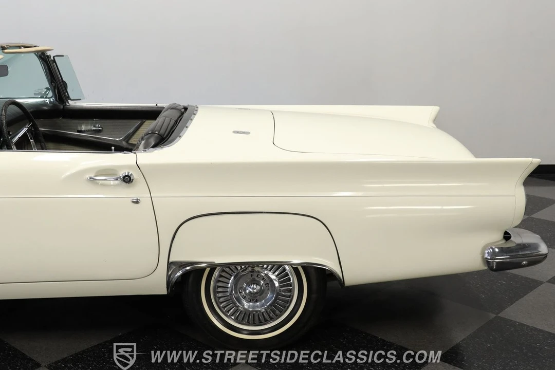 1957 Ford Thunderbird 1st Gen - Image 23 of 31