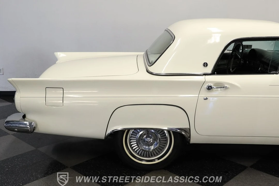 1957 Ford Thunderbird 1st Gen - Image 27 of 31