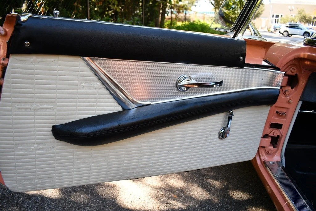 1957 Ford Thunderbird 1st Gen - Image 19 of 21