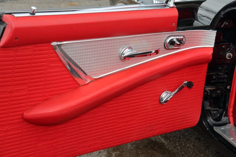 1957 Ford Thunderbird 1st Gen - Image 26 of 31