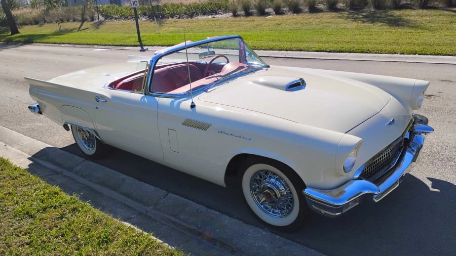 1957 Ford Thunderbird 1st Gen - Image 9 of 31