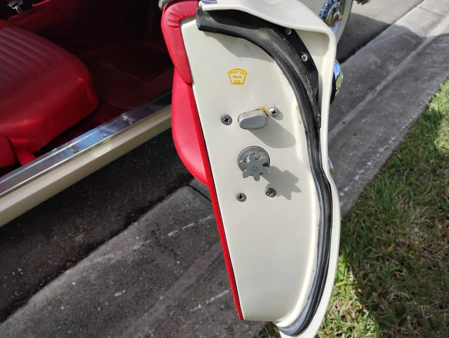 1957 Ford Thunderbird 1st Gen - Image 27 of 31
