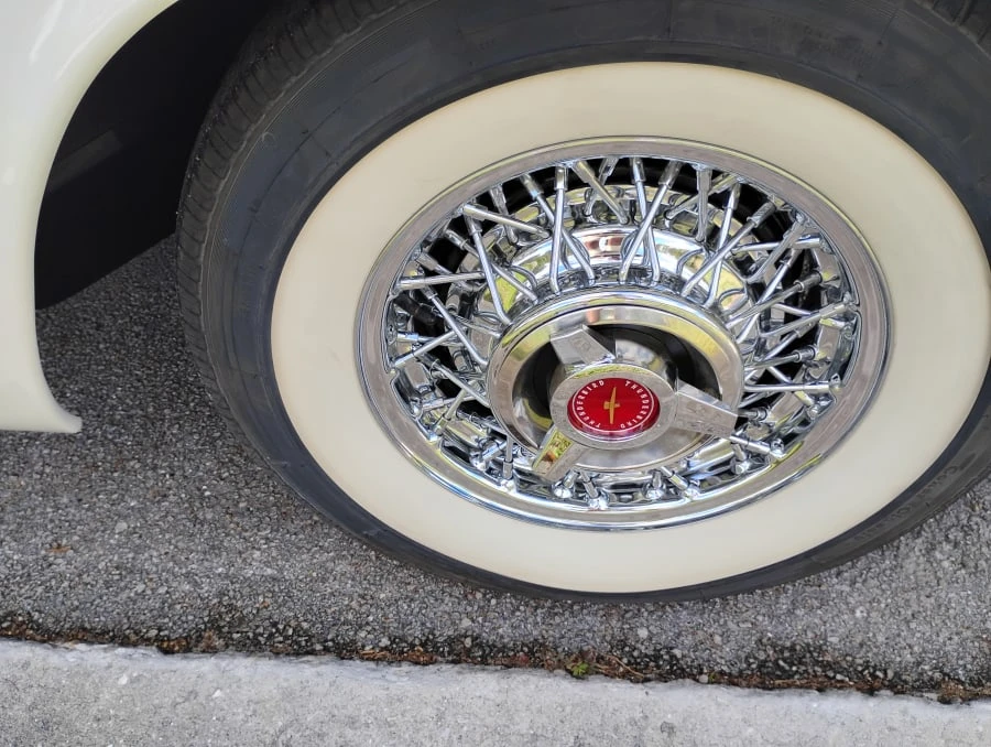 1957 Ford Thunderbird 1st Gen - Image 16 of 31