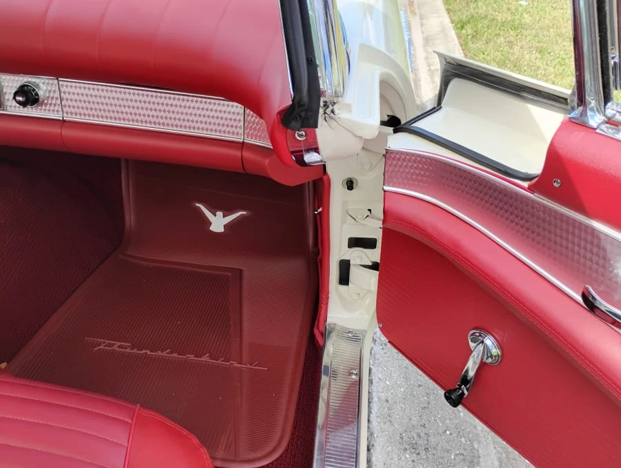 1957 Ford Thunderbird 1st Gen - Image 28 of 31
