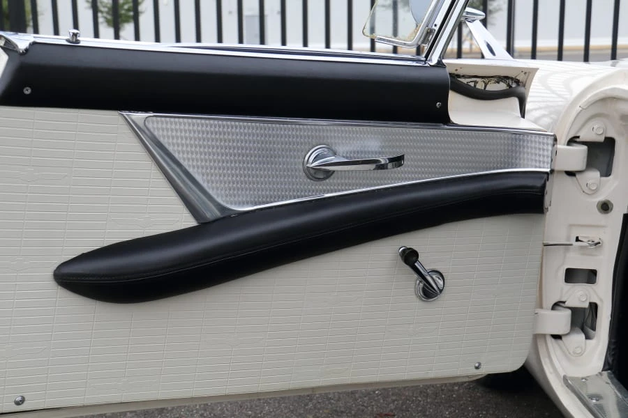1957 Ford Thunderbird 1st Gen - Image 20 of 28