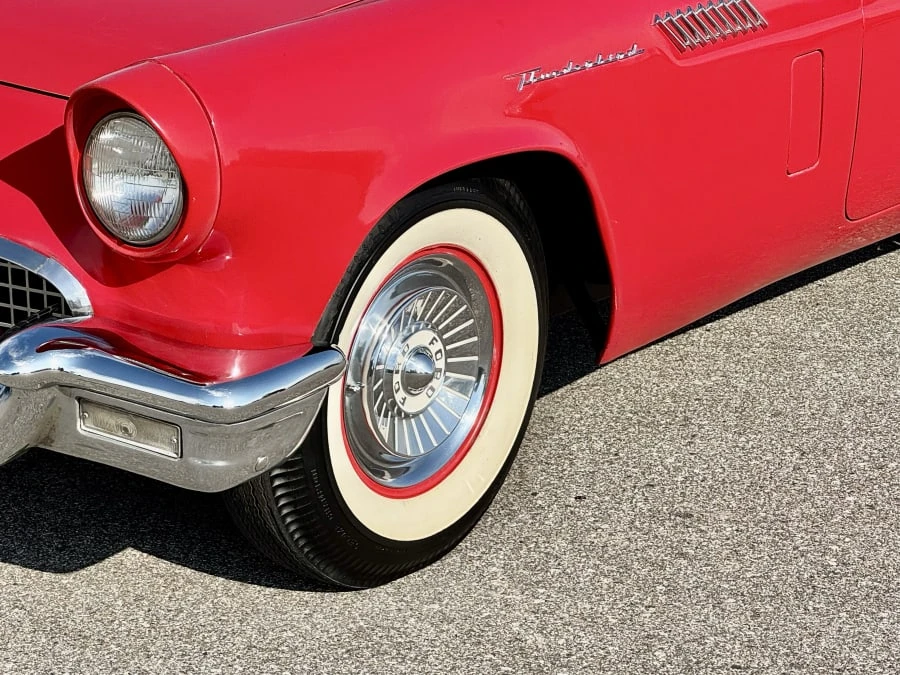 1957 Ford Thunderbird 1st Gen - Image 21 of 31