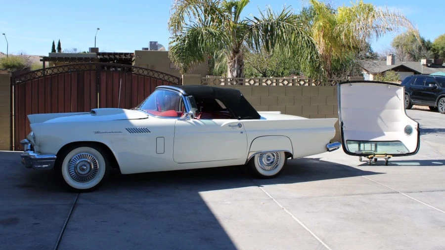 1957 Ford Thunderbird 1st Gen - Image 27 of 31
