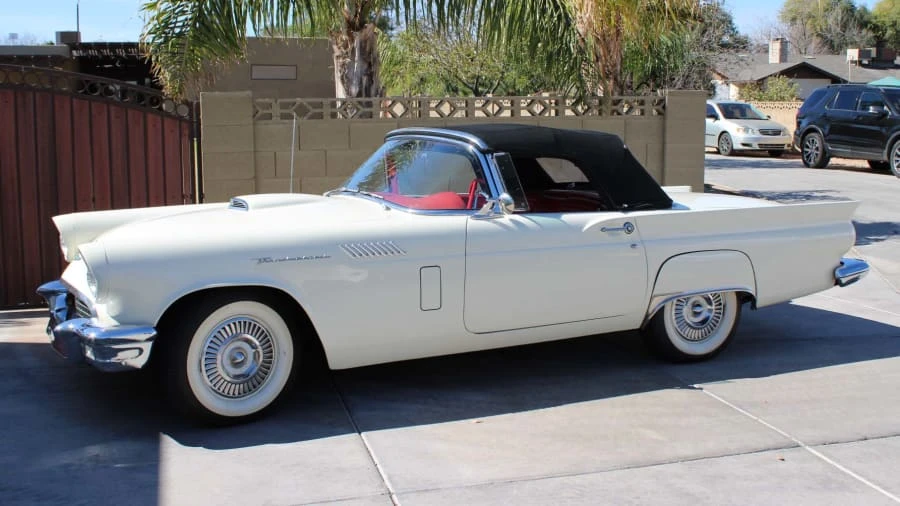 1957 Ford Thunderbird 1st Gen - Image 20 of 31