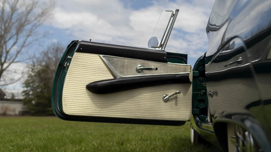 1957 Ford Thunderbird 1st Gen - Image 29 of 31