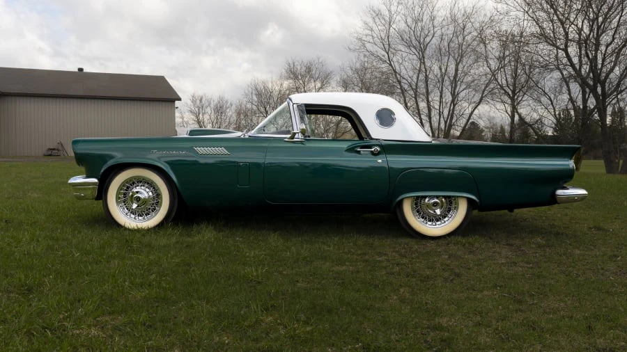 1957 Ford Thunderbird 1st Gen - Image 21 of 31