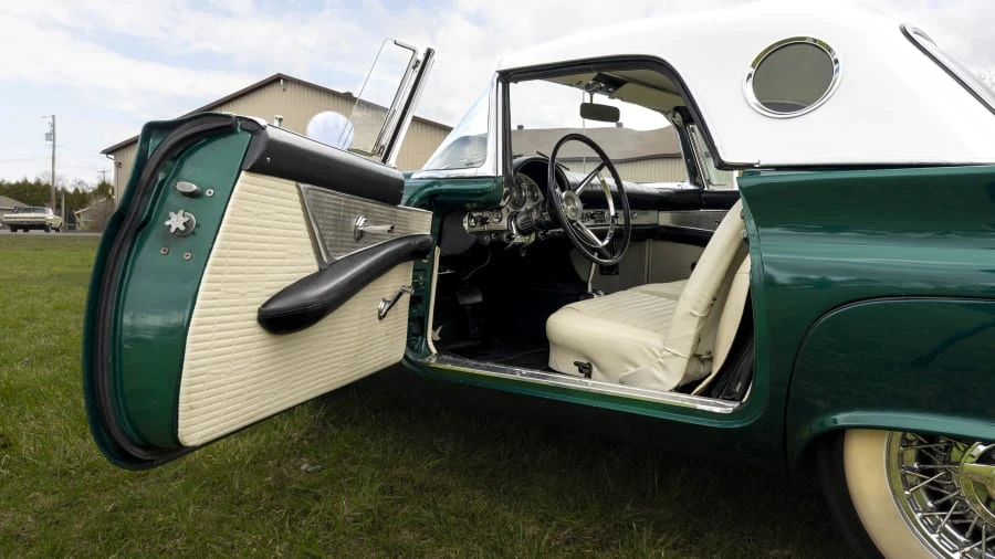 1957 Ford Thunderbird 1st Gen - Image 28 of 31
