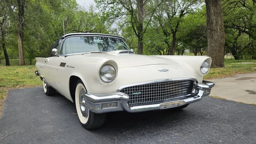 1957 Ford Thunderbird 1st Gen - Image 11 of 21