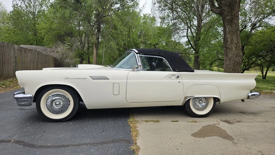 1957 Ford Thunderbird 1st Gen - Image 9 of 21