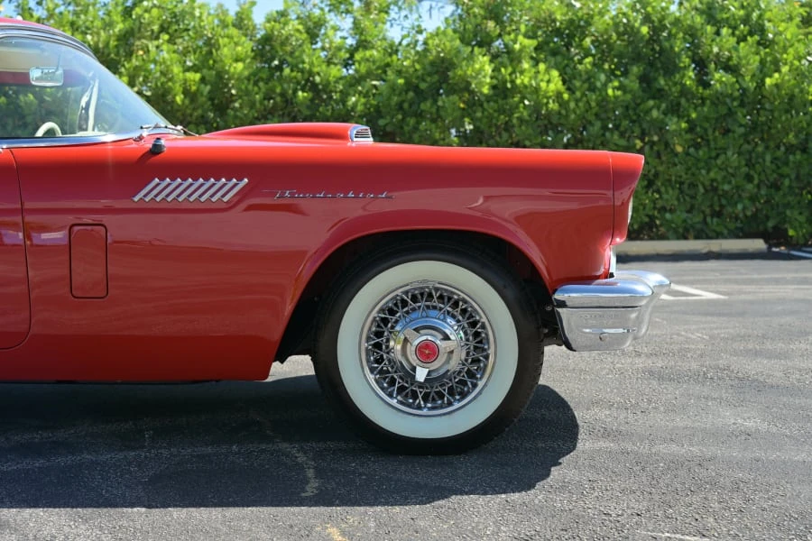 1957 Ford Thunderbird 1st Gen - Image 28 of 31