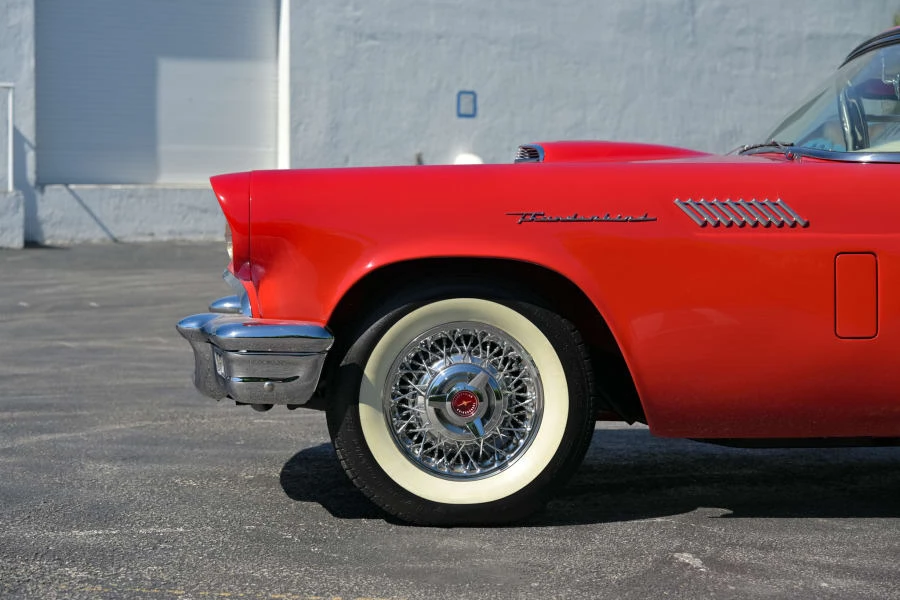 1957 Ford Thunderbird 1st Gen - Image 24 of 31