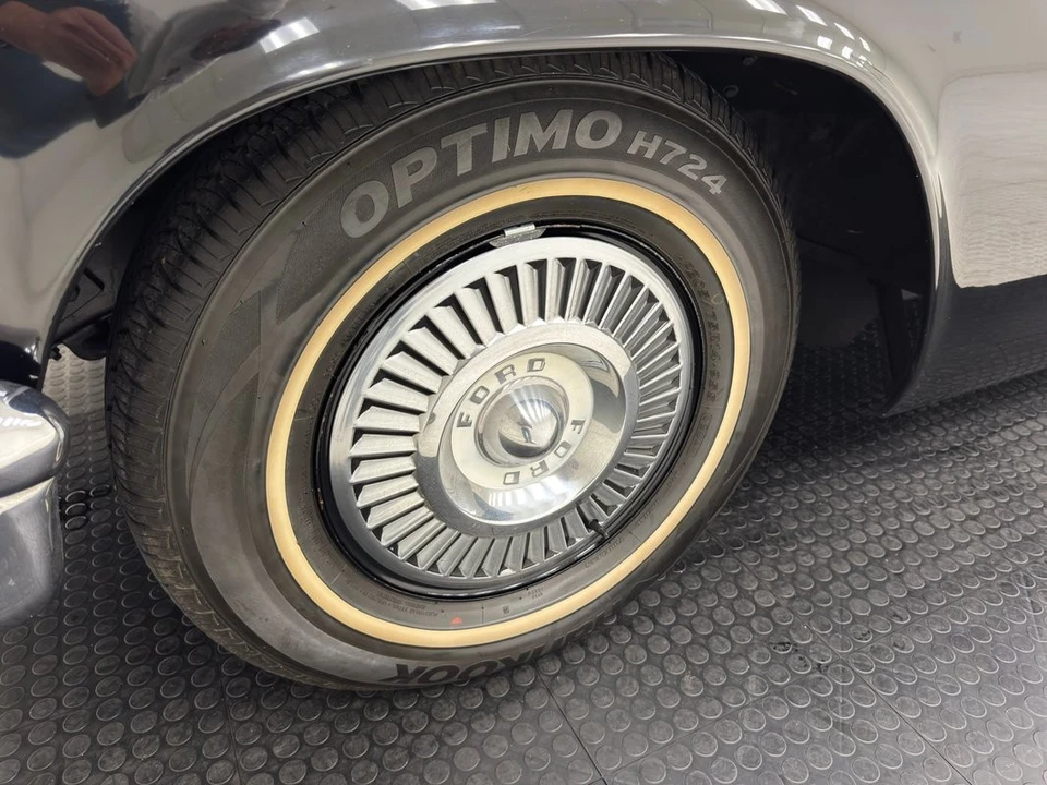 1957 Ford Thunderbird 1st Gen - Image 19 of 31