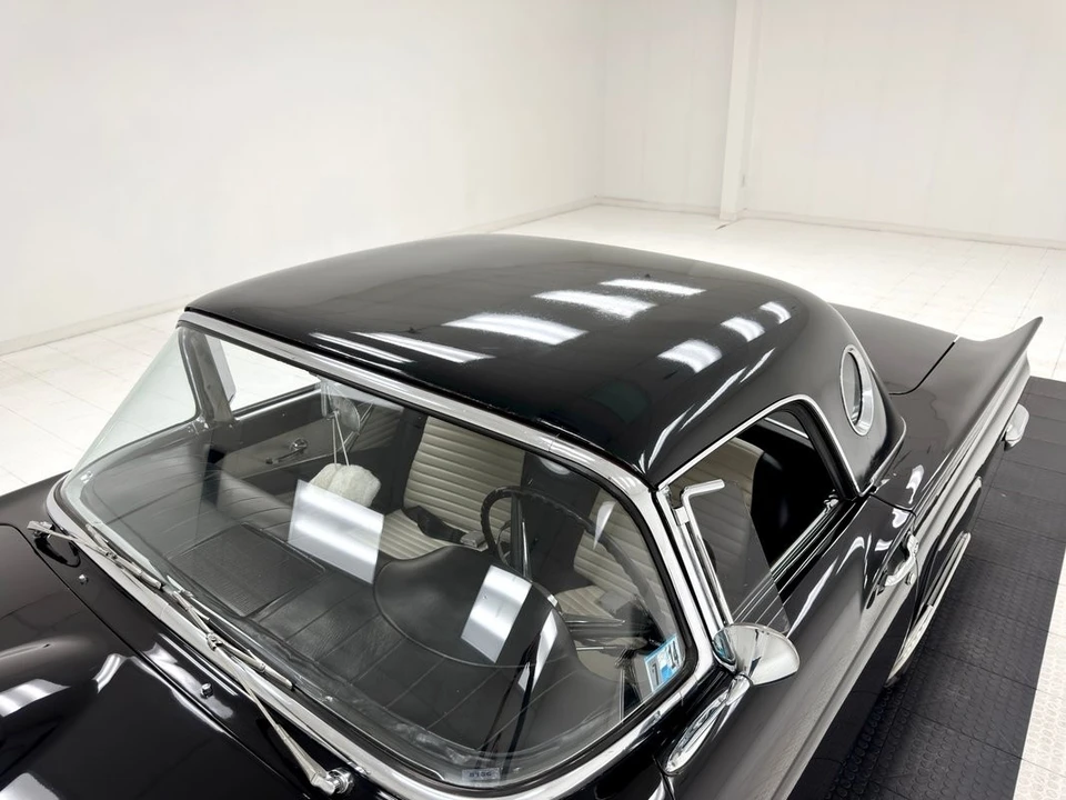 1957 Ford Thunderbird 1st Gen - Image 22 of 31