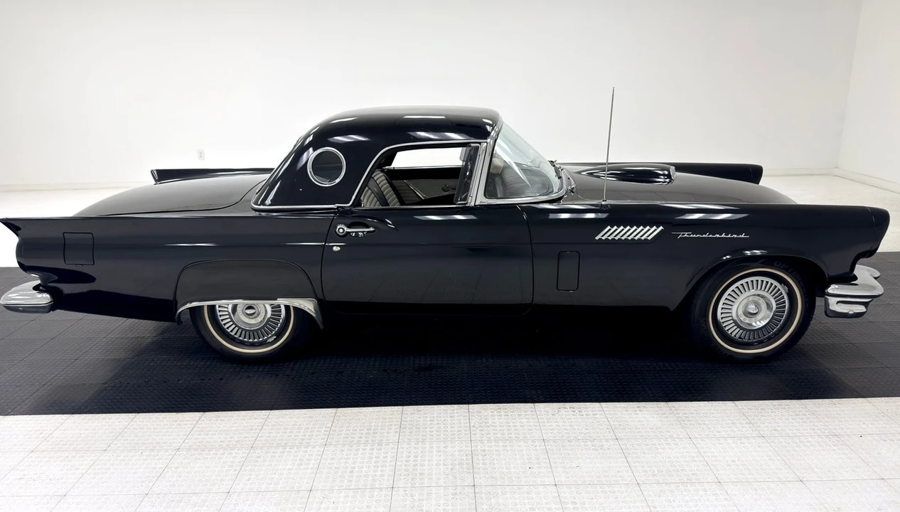1957 Ford Thunderbird 1st Gen - Image 12 of 31