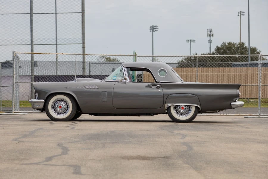 1957 Ford Thunderbird 1st Gen - Image 15 of 31