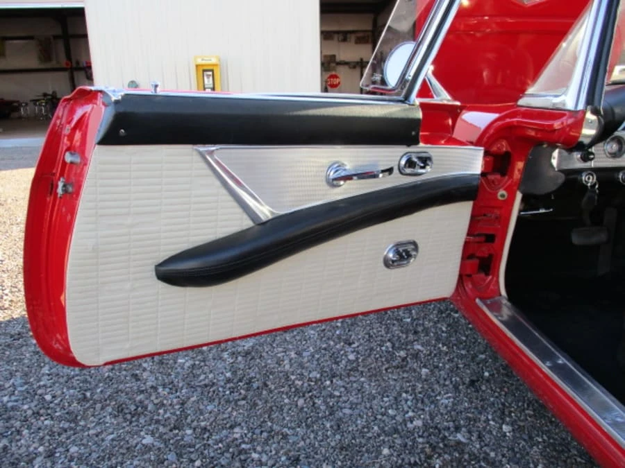 1957 Ford Thunderbird 1st Gen - Image 27 of 31