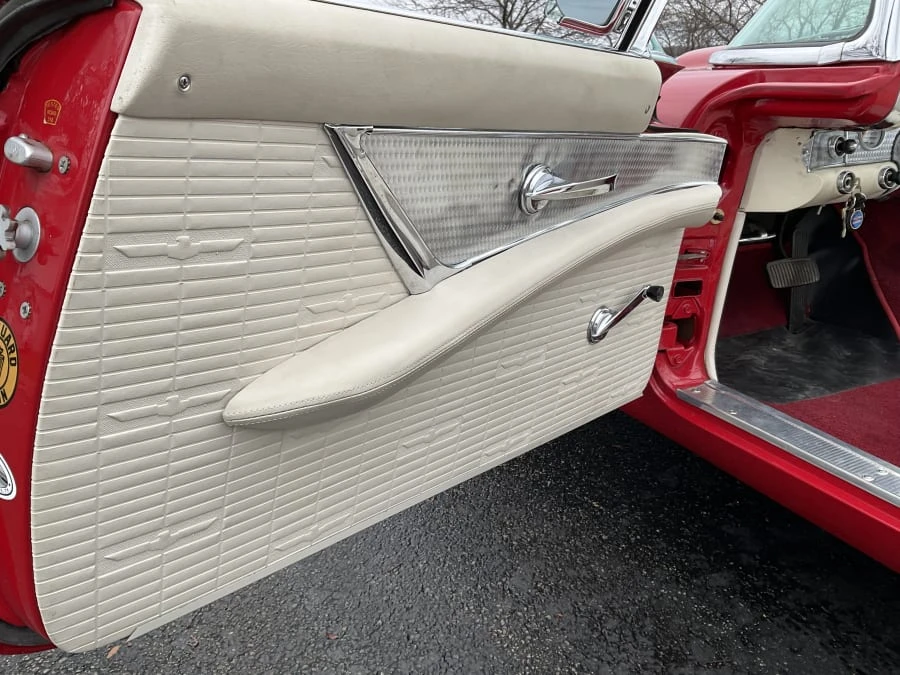 1957 Ford Thunderbird 1st Gen - Image 27 of 31
