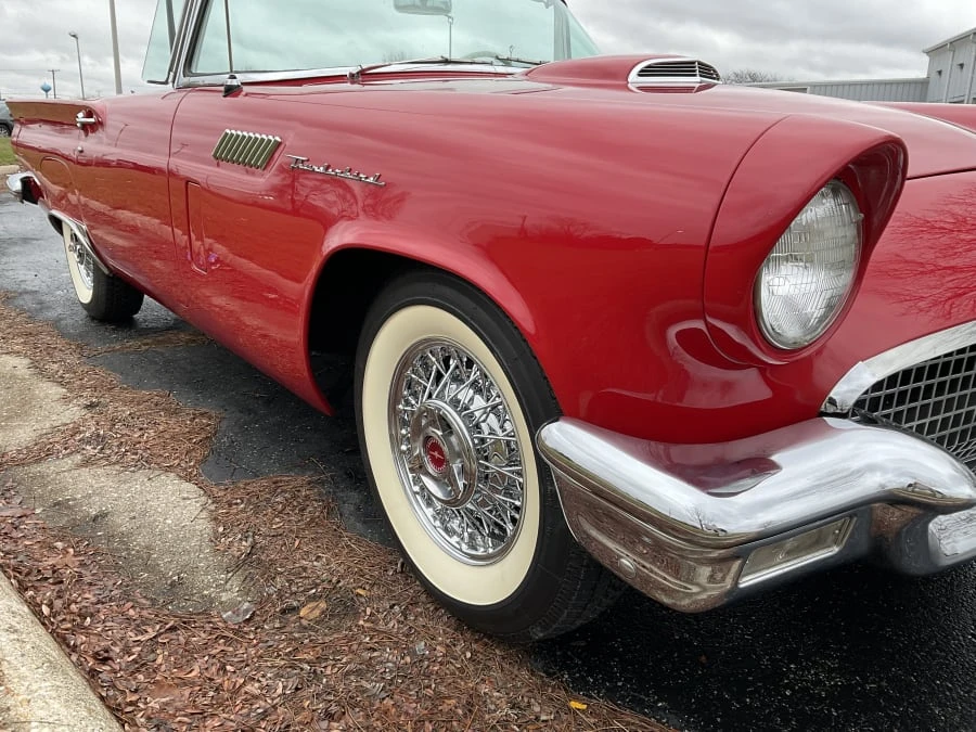 1957 Ford Thunderbird 1st Gen - Image 20 of 31