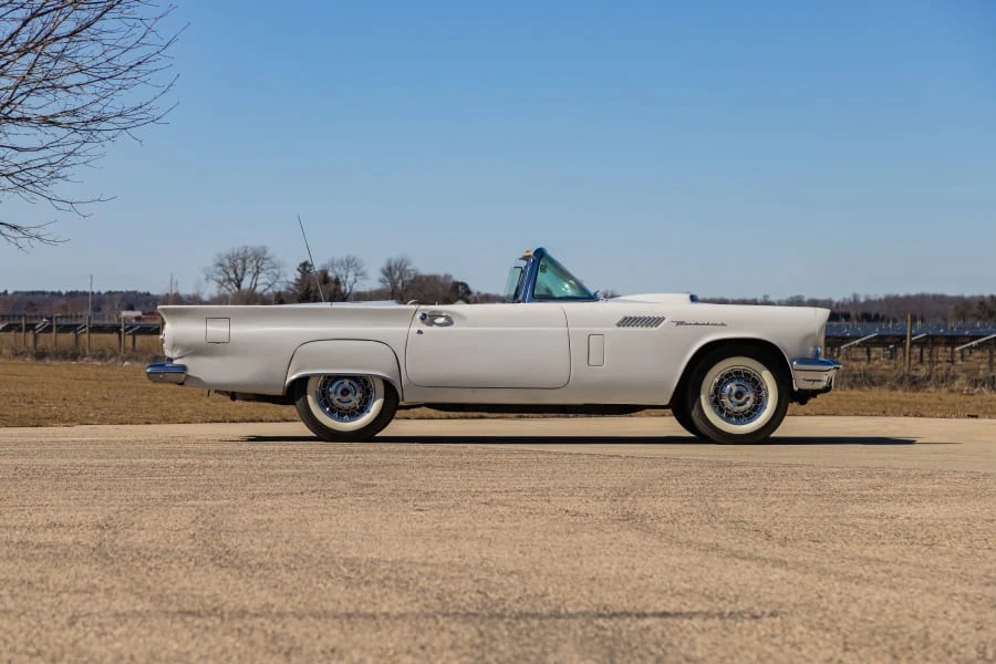 1957 Ford Thunderbird 1st Gen - Image 21 of 31