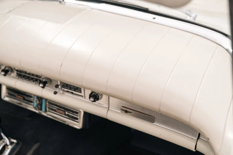 1957 Ford Thunderbird 1st Gen - Image 27 of 31