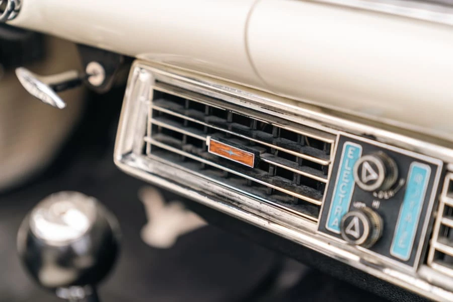 1957 Ford Thunderbird 1st Gen - Image 24 of 31