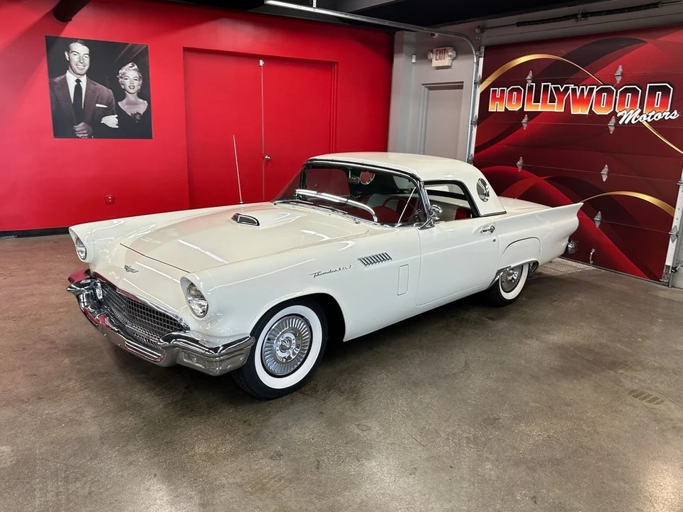 1957 Ford Thunderbird 1st Gen - Image 28 of 31