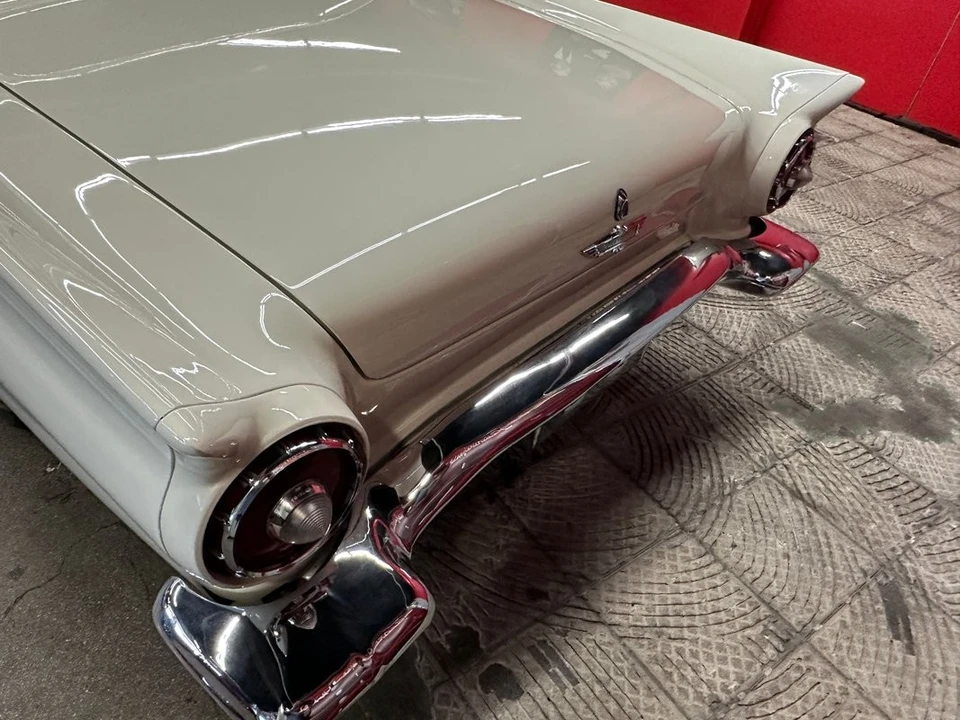 1957 Ford Thunderbird 1st Gen - Image 19 of 31