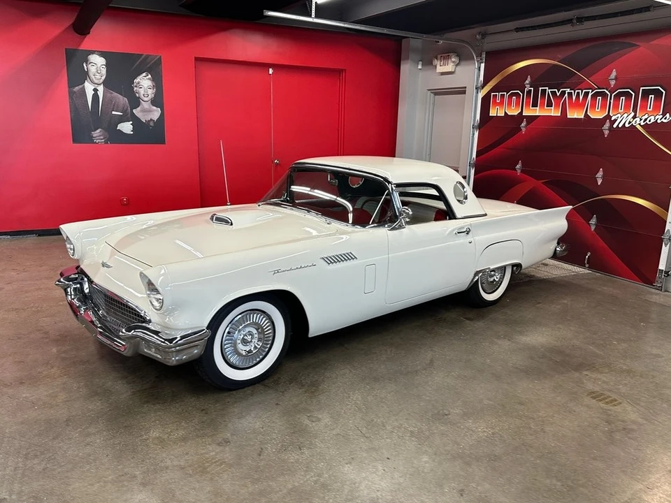 1957 Ford Thunderbird 1st Gen - Image 27 of 31