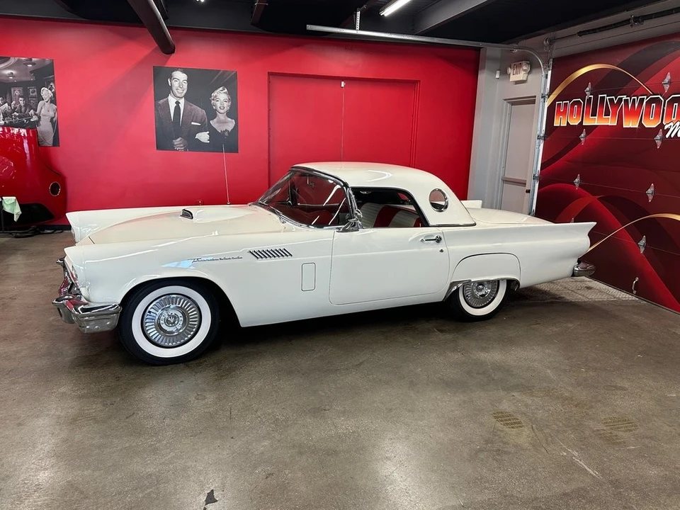 1957 Ford Thunderbird 1st Gen - Image 25 of 31