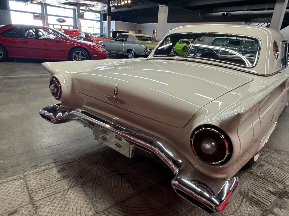 1957 Ford Thunderbird 1st Gen - Image 16 of 31