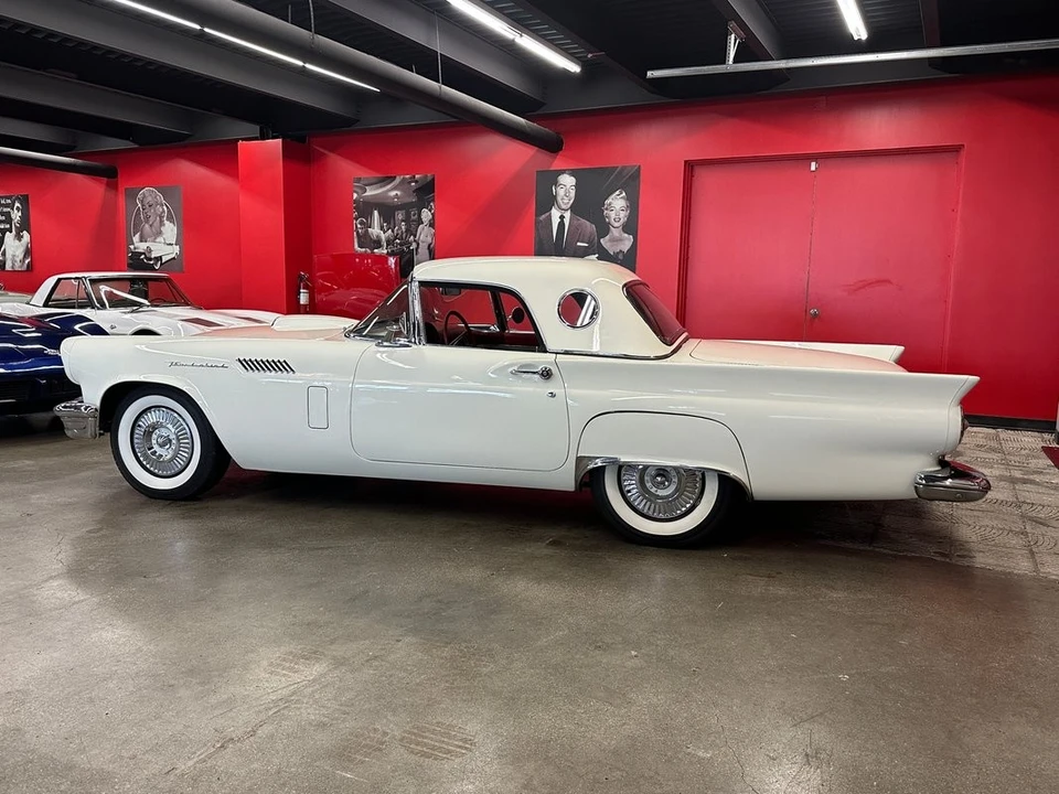 1957 Ford Thunderbird 1st Gen - Image 22 of 31