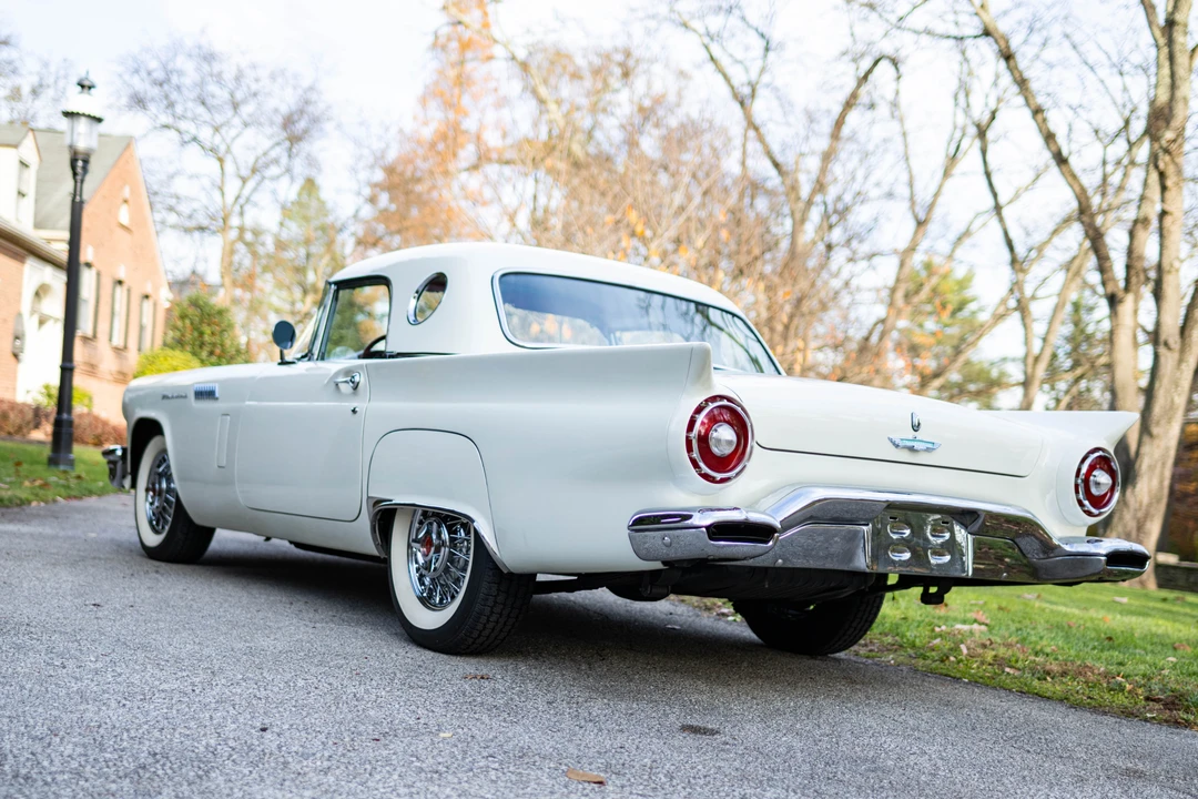 1957 Ford Thunderbird 1st Gen - Image 20 of 31