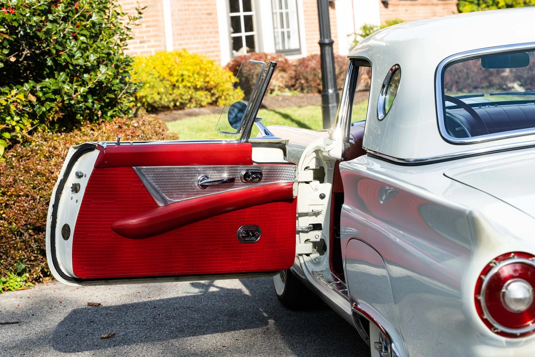 1957 Ford Thunderbird 1st Gen - Image 24 of 31