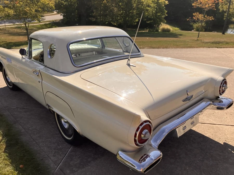 1957 Ford Thunderbird 1st Gen - Image 11 of 31