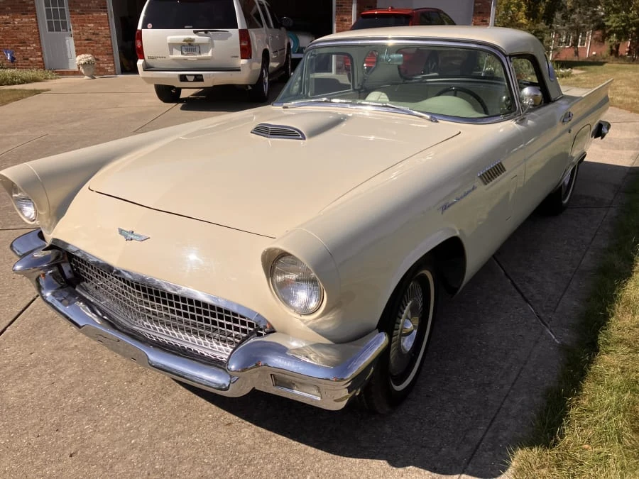 1957 Ford Thunderbird 1st Gen - Image 9 of 31
