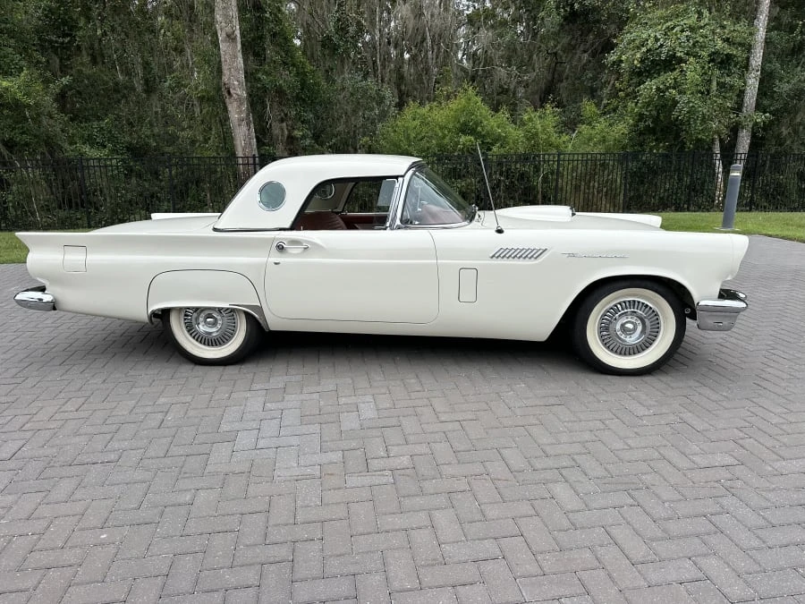 1957 Ford Thunderbird 1st Gen - Image 13 of 31