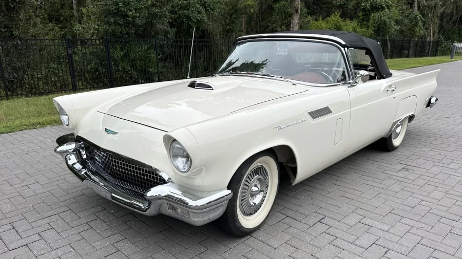 1957 Ford Thunderbird 1st Gen - Image 16 of 31