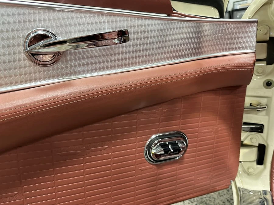 1957 Ford Thunderbird 1st Gen - Image 24 of 31